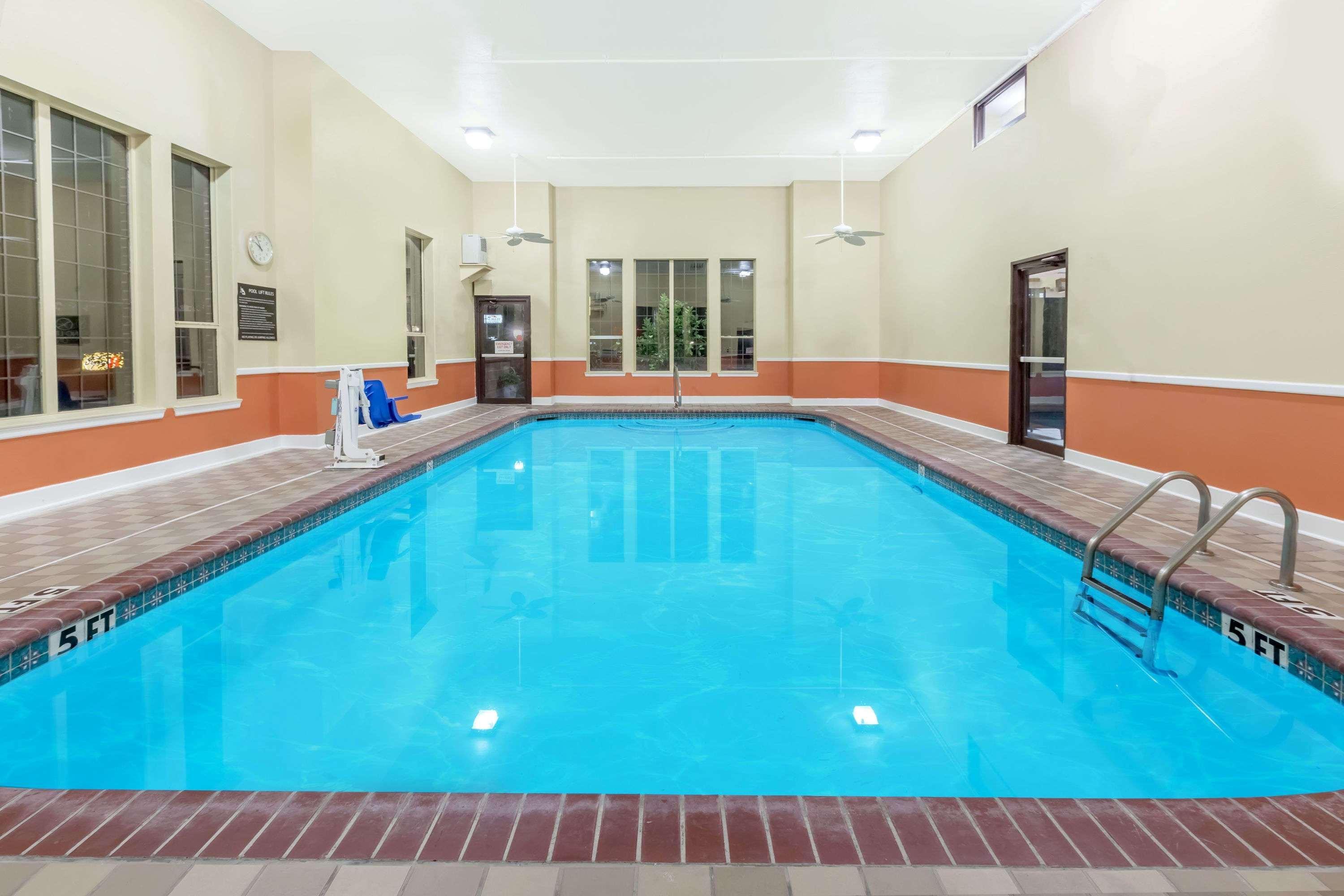 Hotel Super 8 By Wyndham Pine Bluff Esterno foto