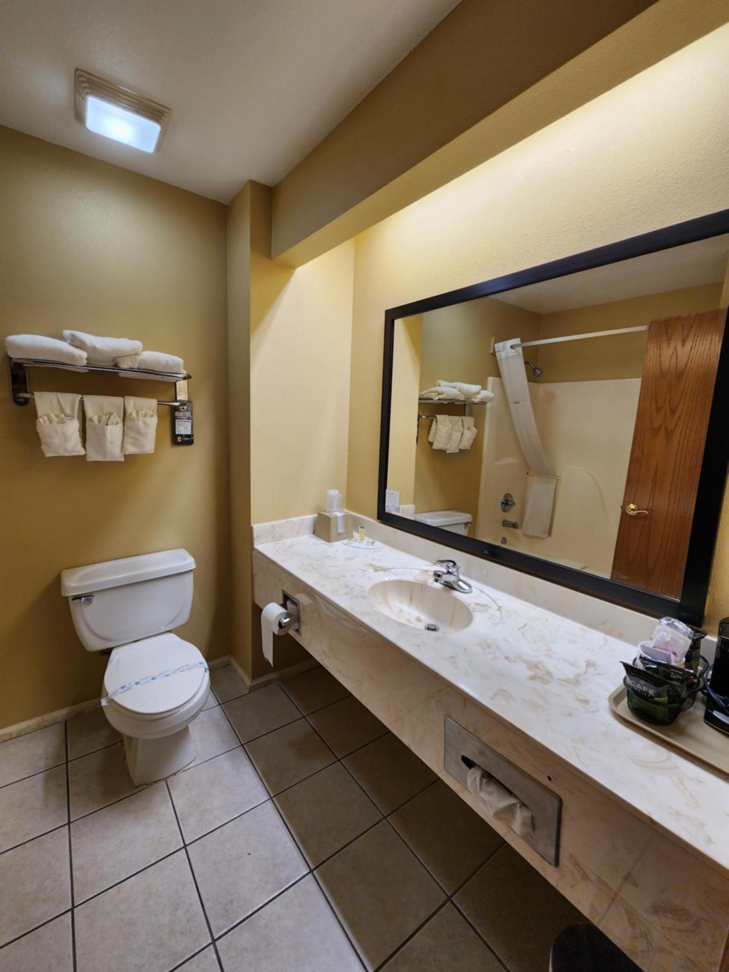 Hotel Super 8 By Wyndham Pine Bluff Esterno foto