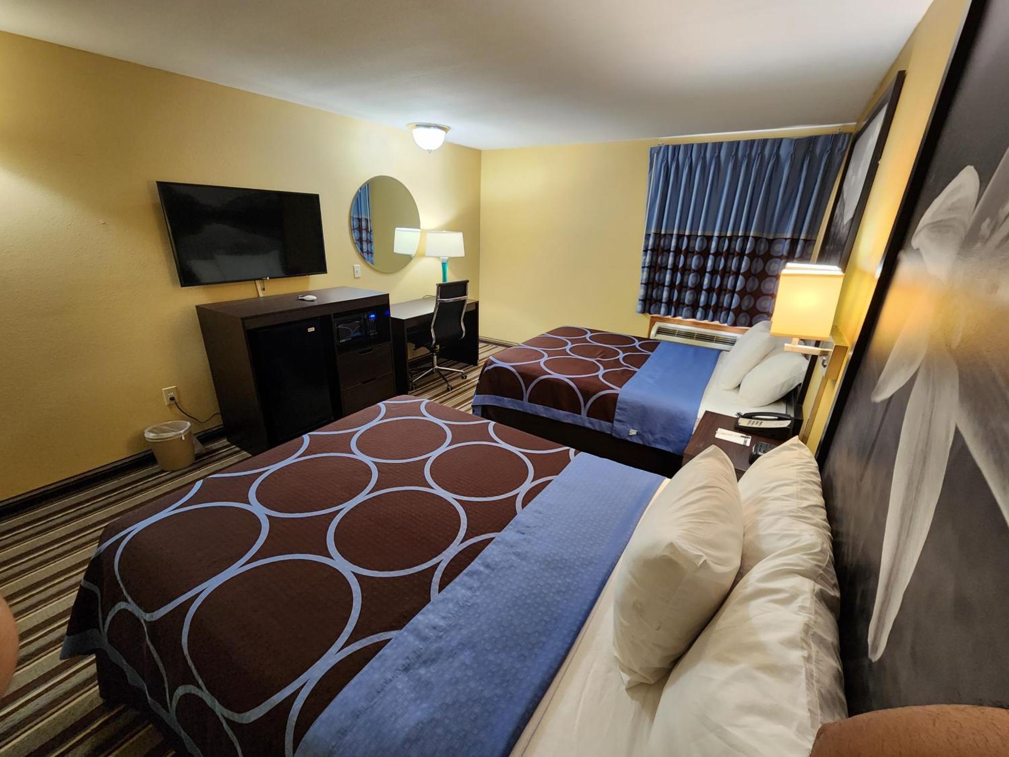 Hotel Super 8 By Wyndham Pine Bluff Esterno foto