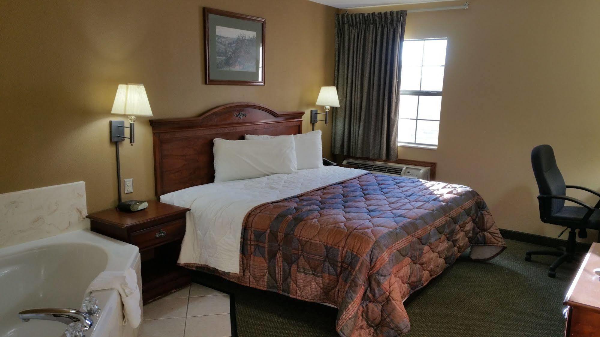 Hotel Super 8 By Wyndham Pine Bluff Esterno foto