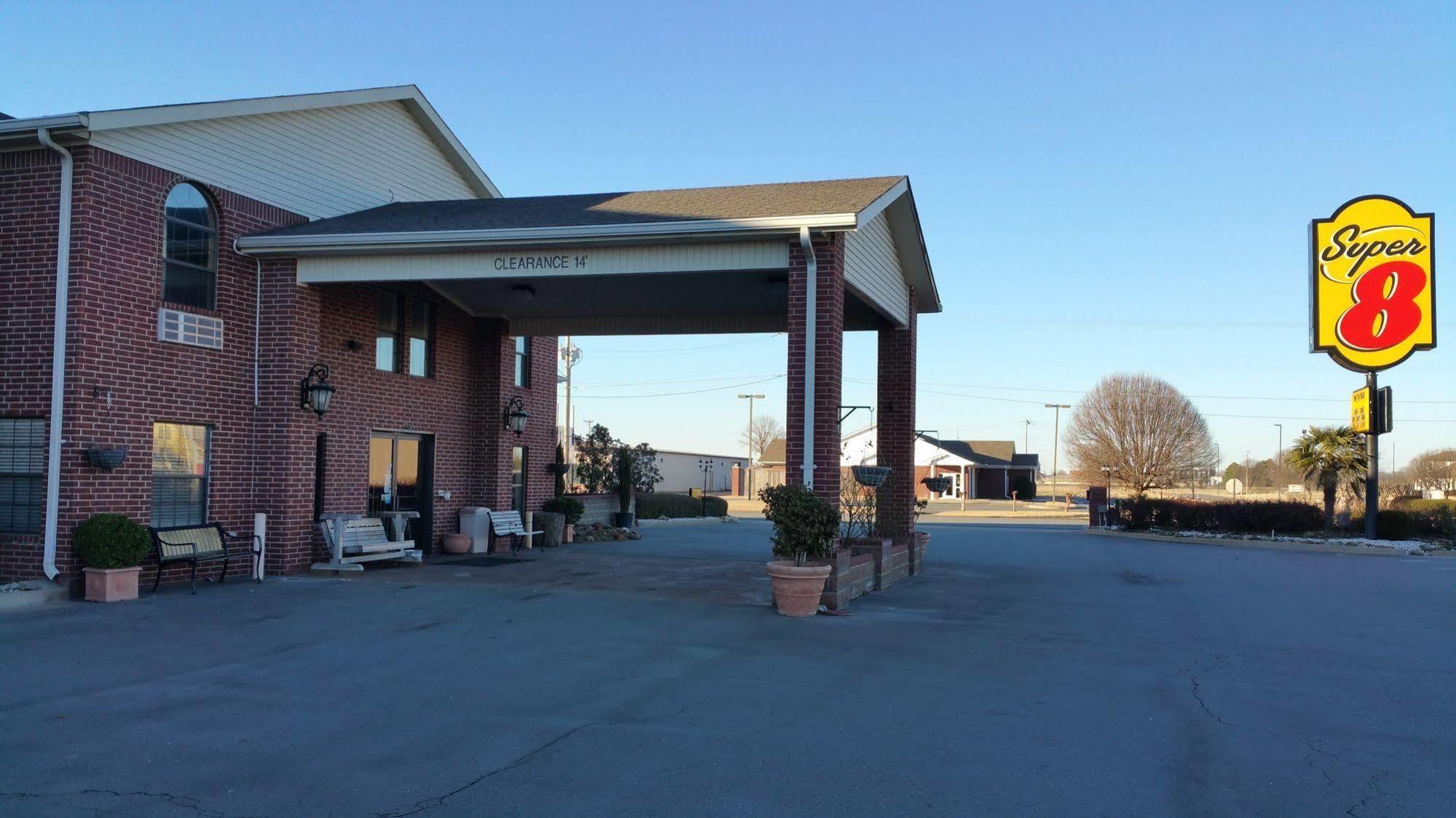 Hotel Super 8 By Wyndham Pine Bluff Esterno foto